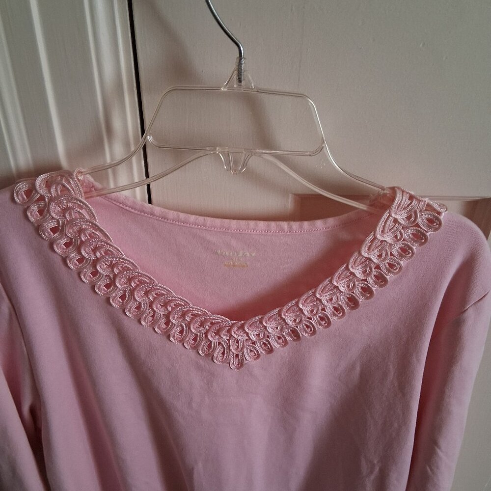 Women's V-Neck 3/4 Sleeve Top